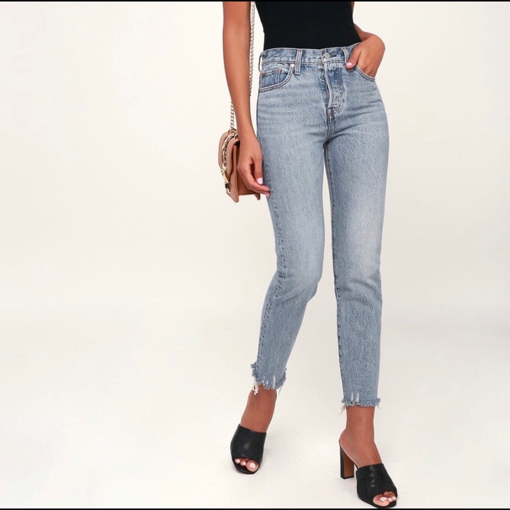 Levi’s Wedgie Fit Light Wash Jeans